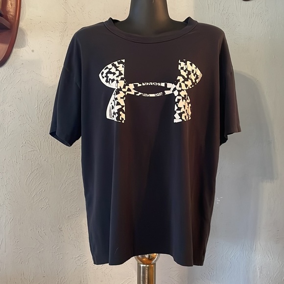 Large Under Armour The Girlfriend Tee black white graphic short sleeve shirt top - Picture 2 of 15